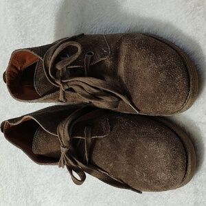 Lucky Brand  Chukka Boots in Brown Suede